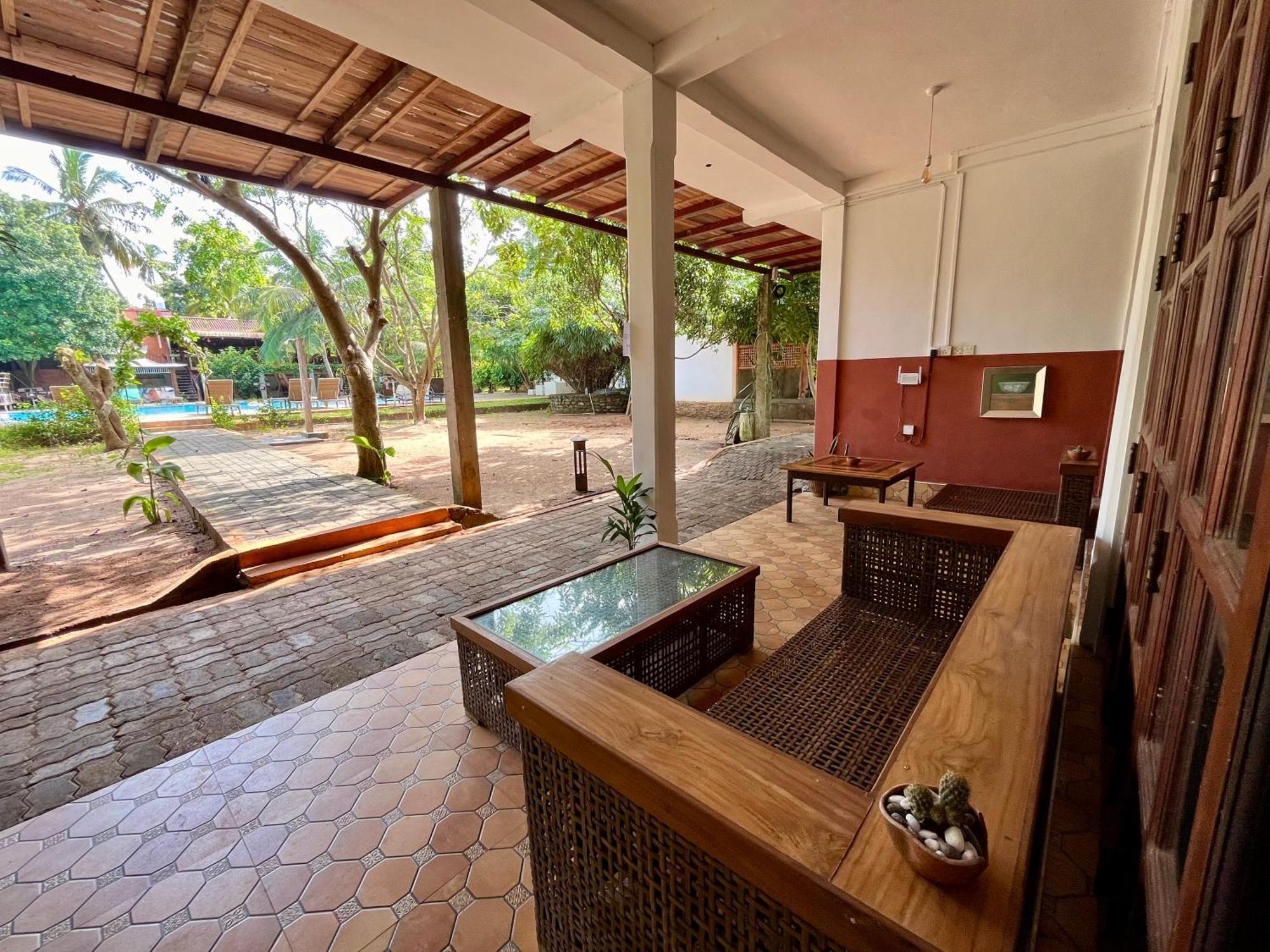 4 U Saliya Garden Hotel Anuradhapura