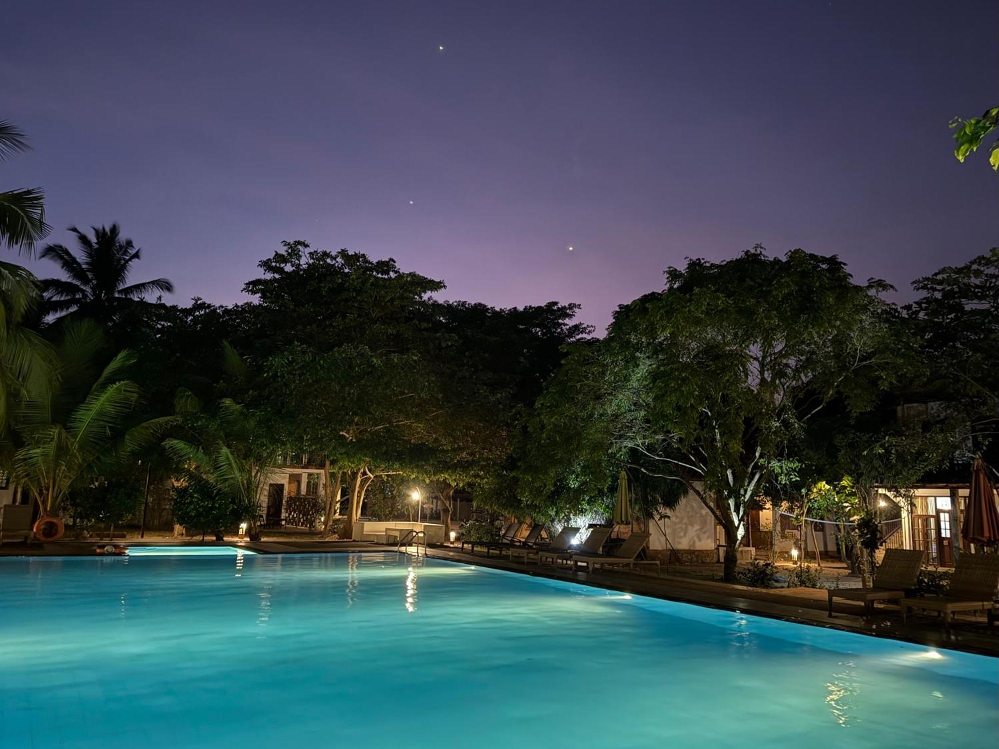 Hotel 4 U Saliya Garden 3*