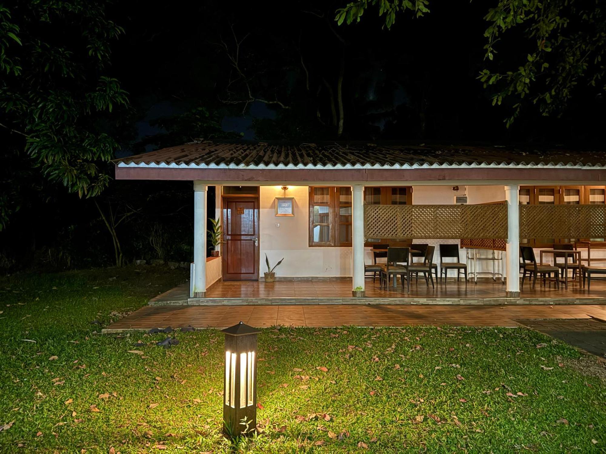 4 U Saliya Garden Hotel