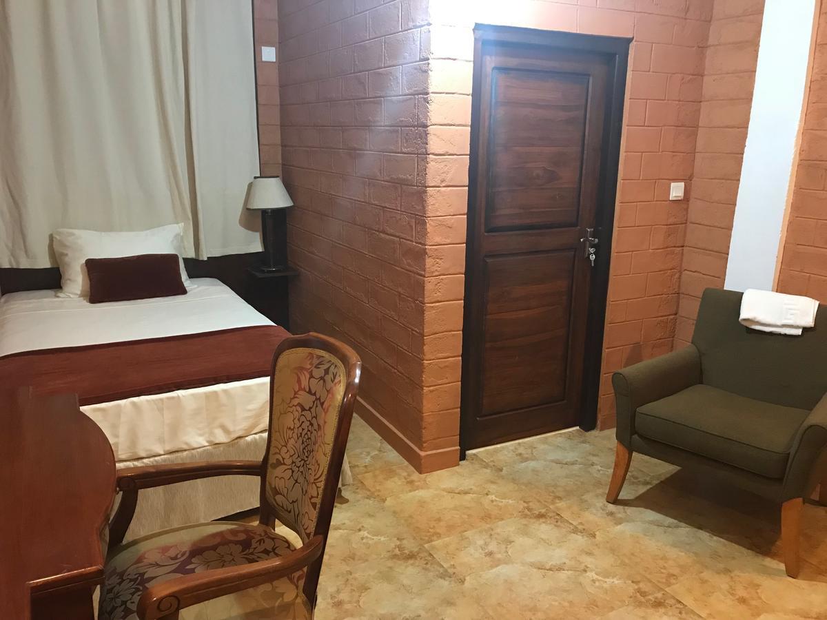Hotel 4 U Saliya Garden